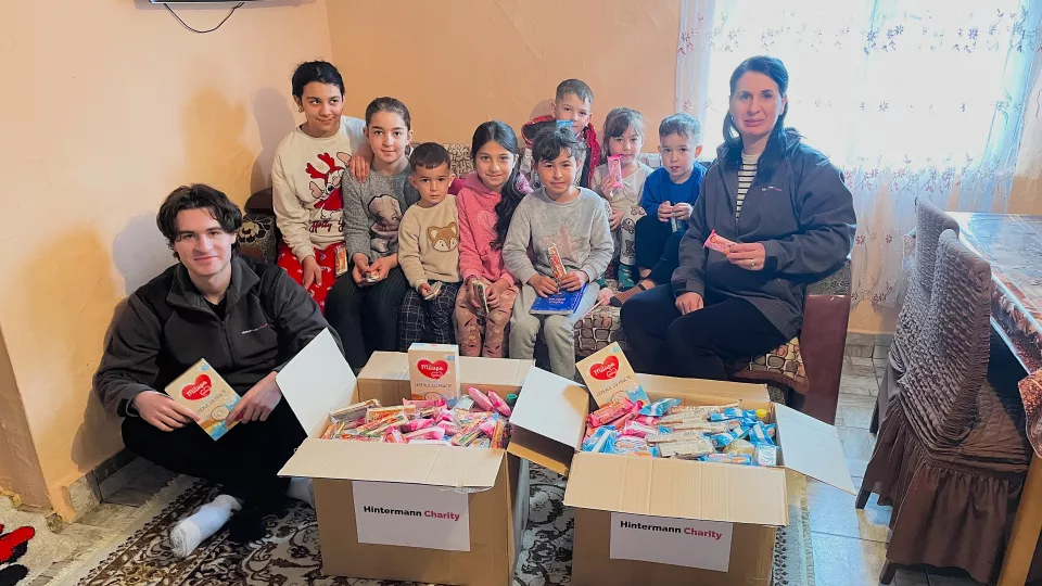 Pachete alimentare oferite de Florii